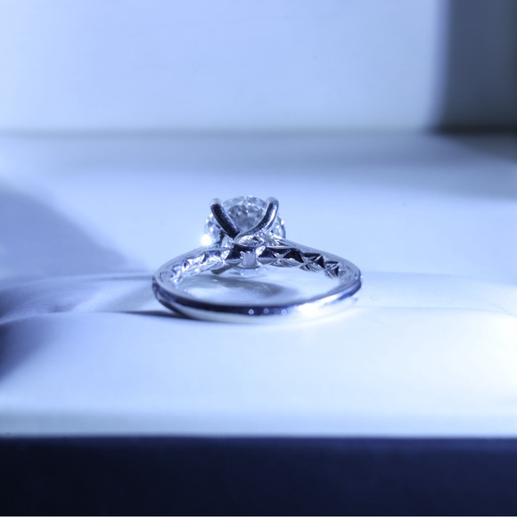 A.JAFFE 1.63 CT Round Brilliant Lab Grown Diamond Engagement Ring in Platinum - Picture 7 of 11